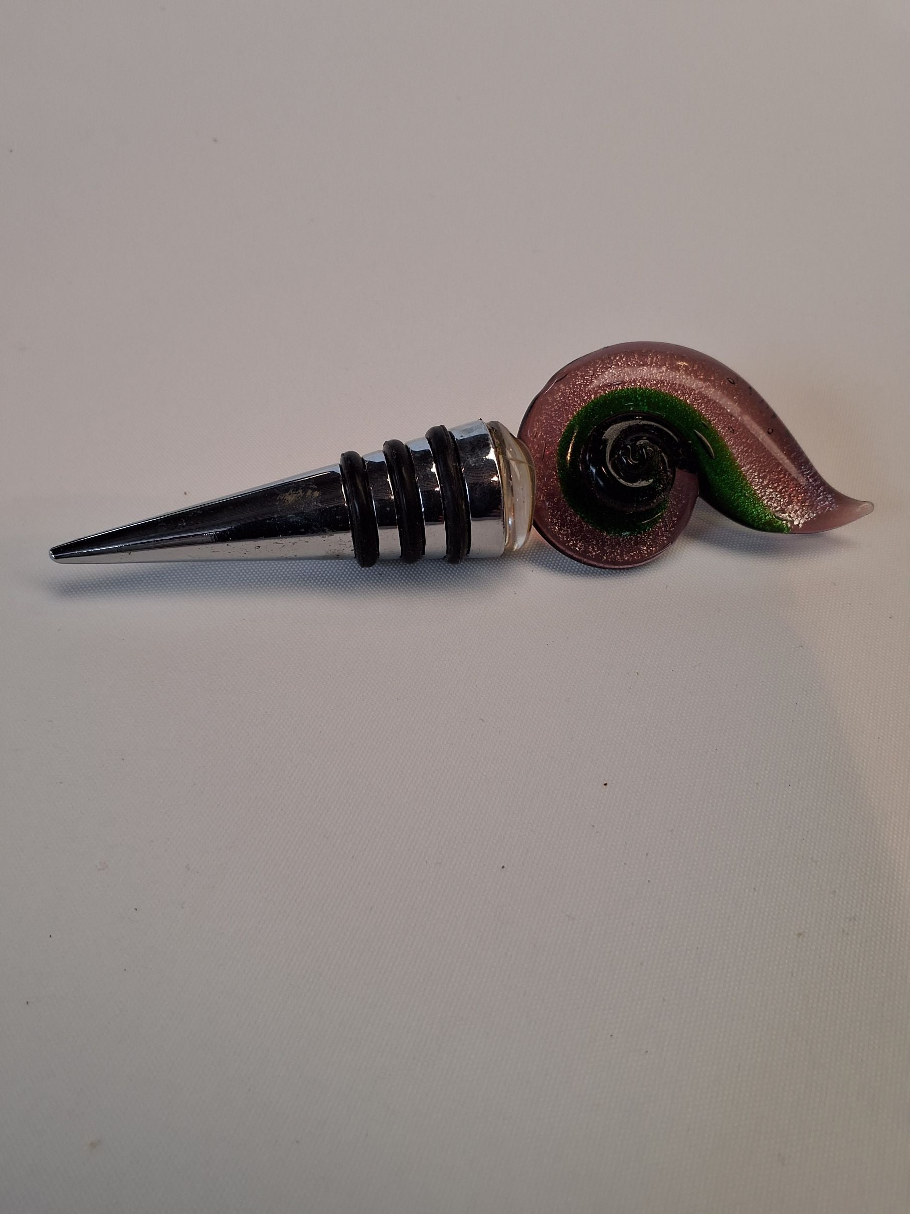 Vinprop med glasfiguer