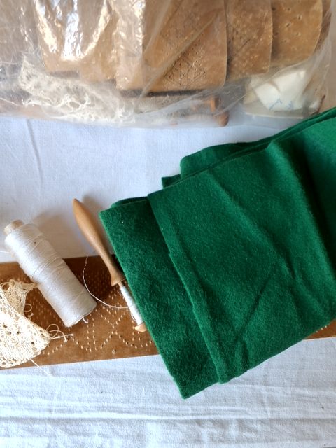 Pose med blandet tilbehør til knipling