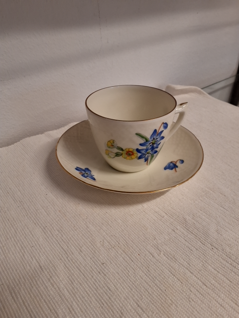 12 kaffekopper med underkopper
