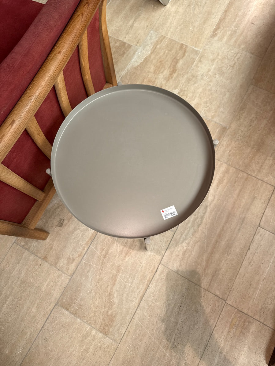 Rundt metal bord