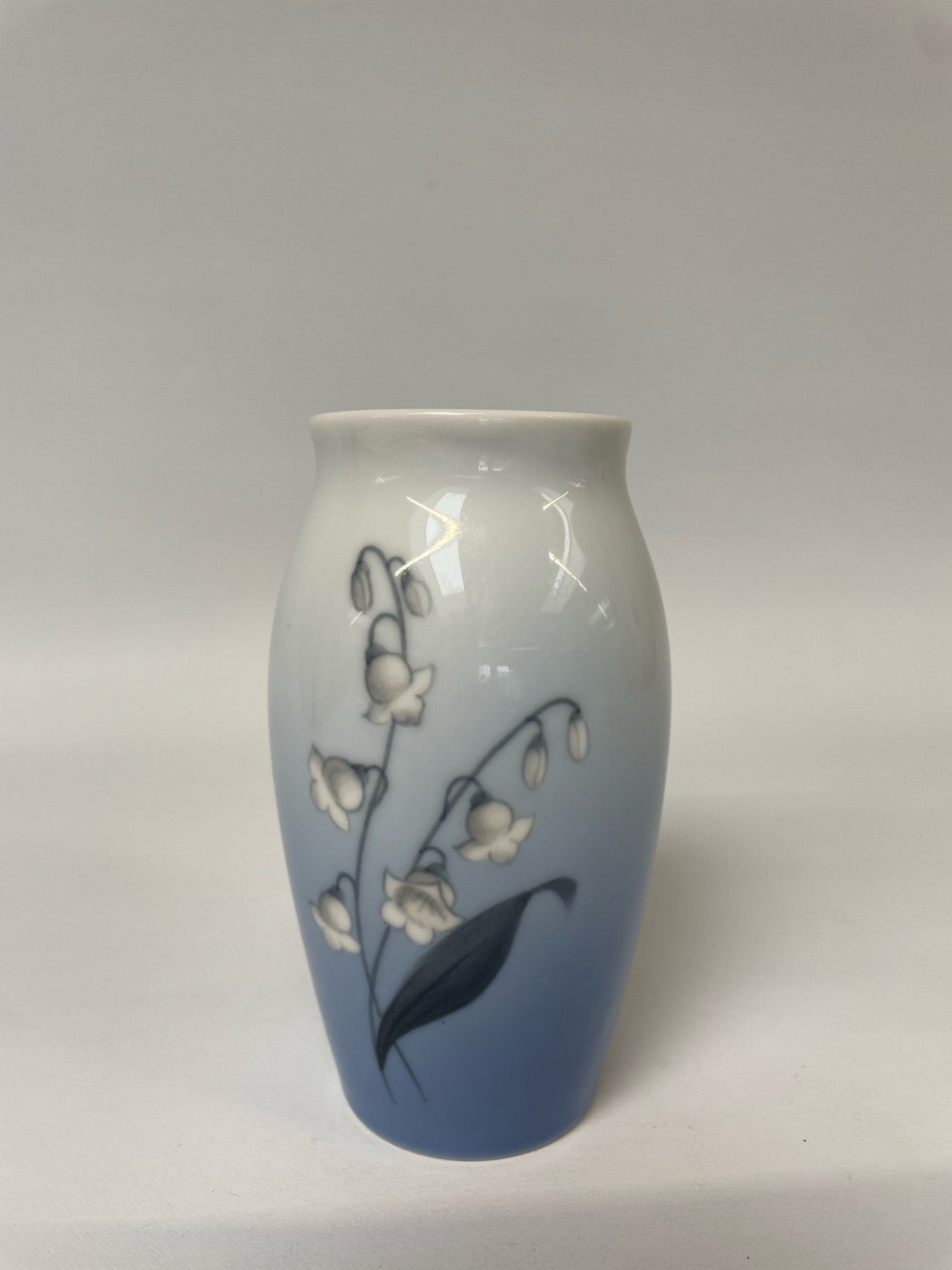 Vase Med Liljekonval, Bing & Grøndahl