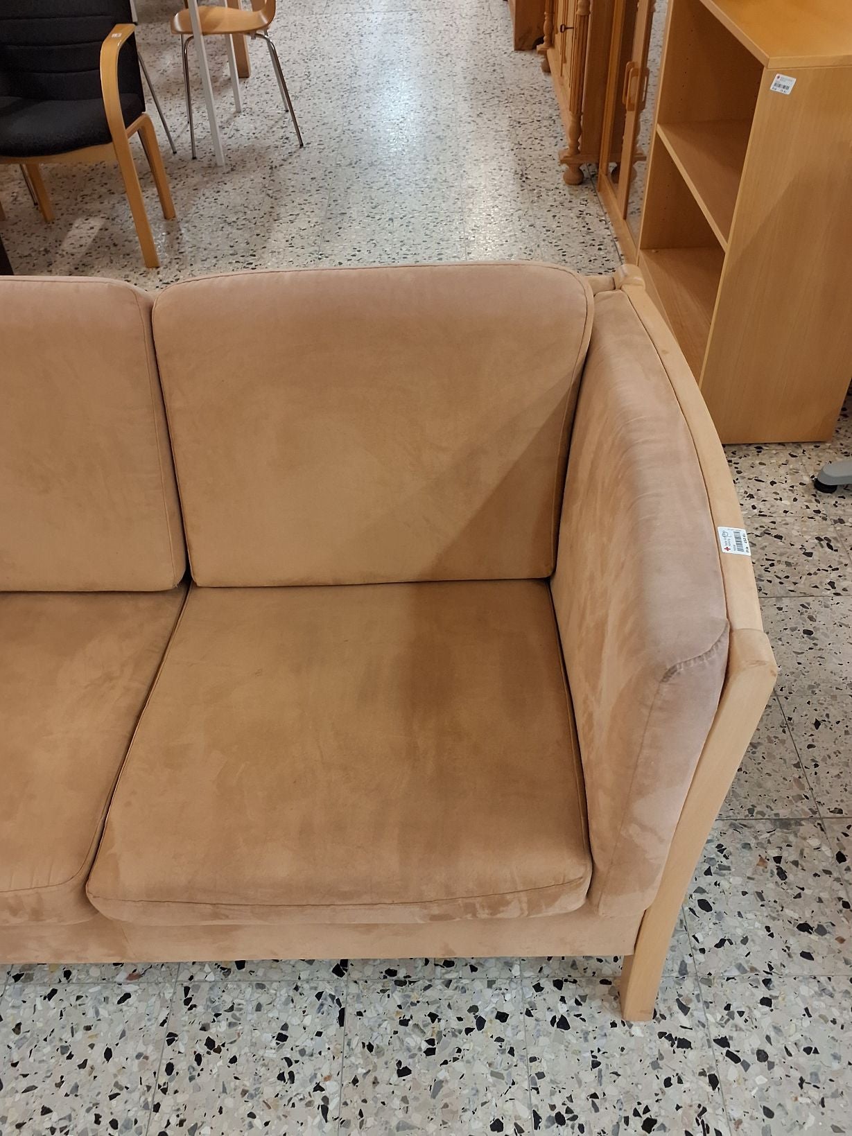 2 pers. Beige sofa