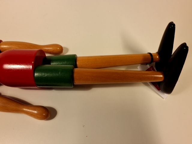 Pinocchio dykke i træ