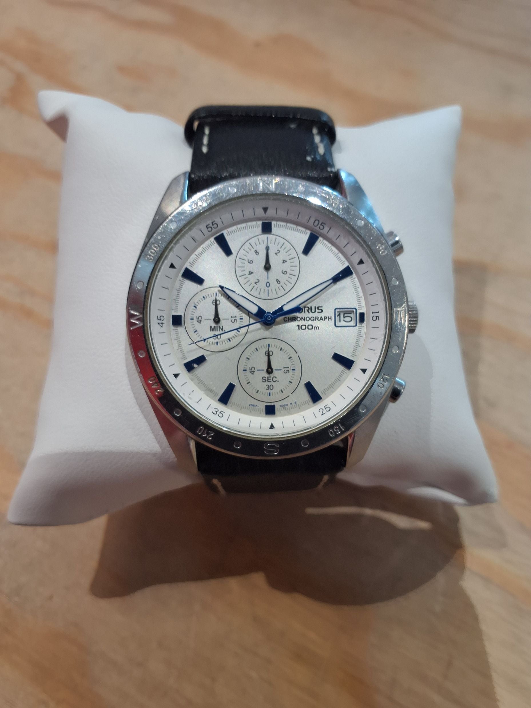 LORUS  Chronograph 100 m