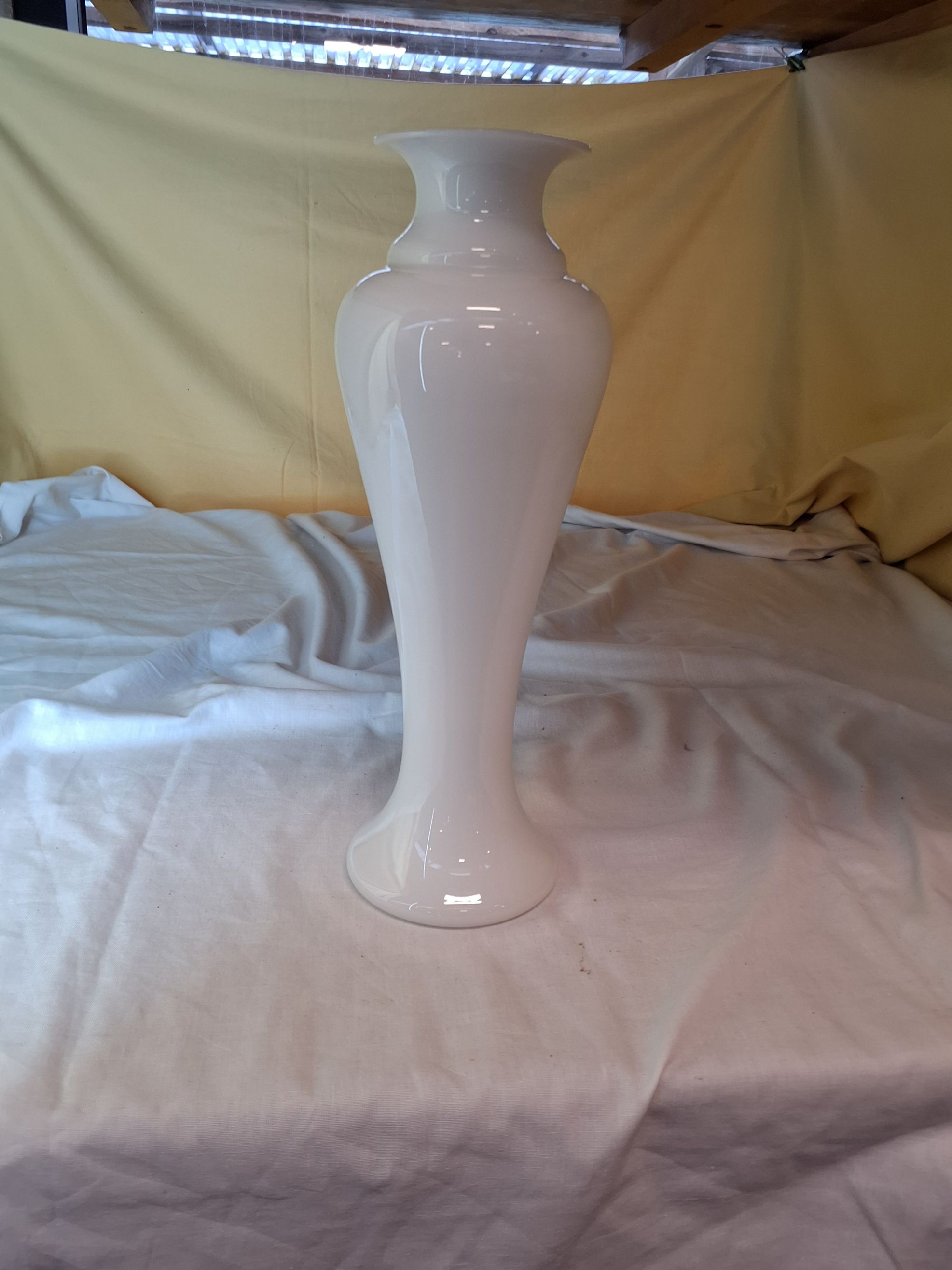 Hvid Korinth vase fra Holmegaard