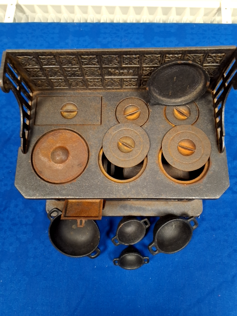 Legekomfur metal