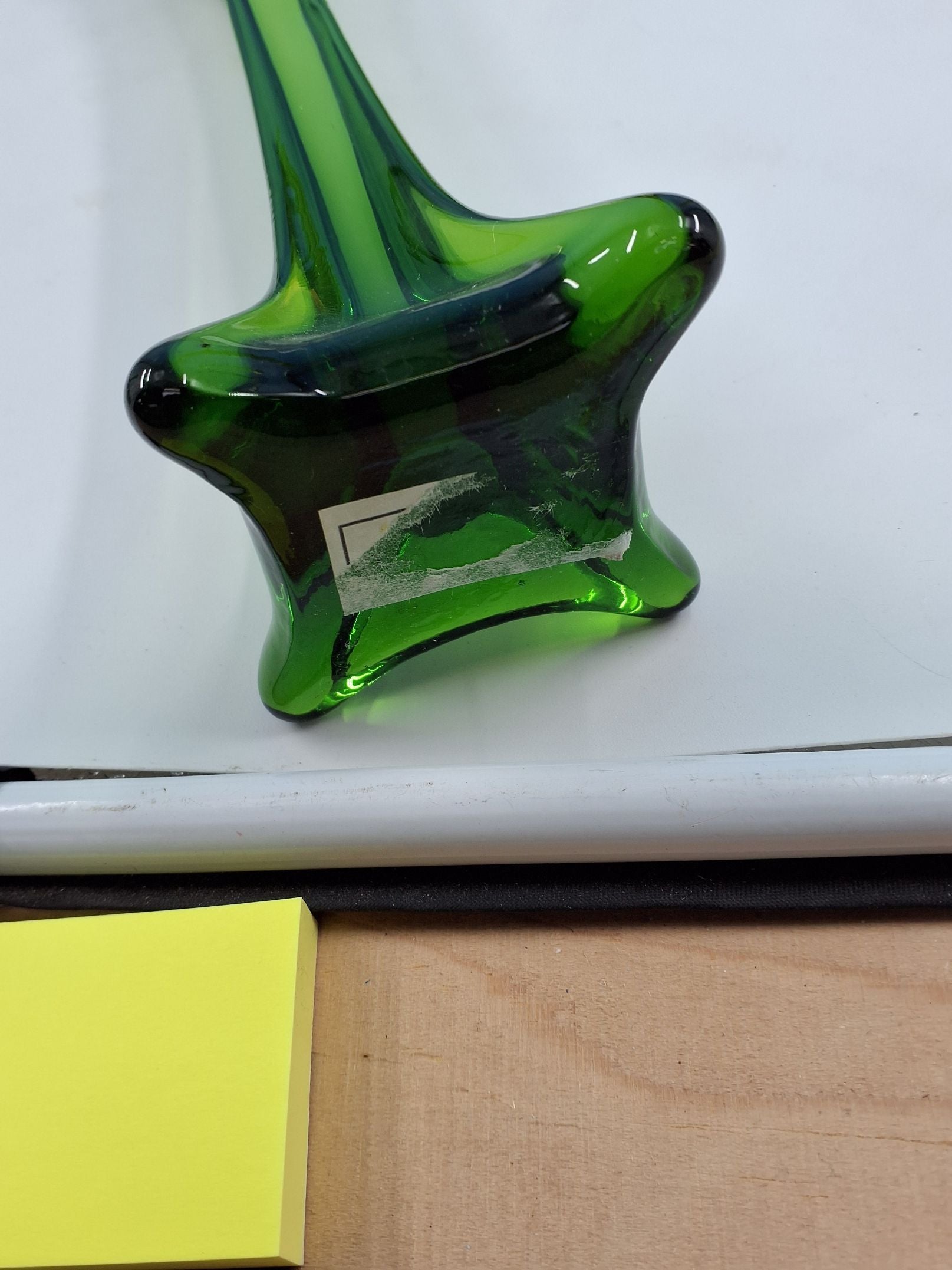 Mindre limegrøn vase