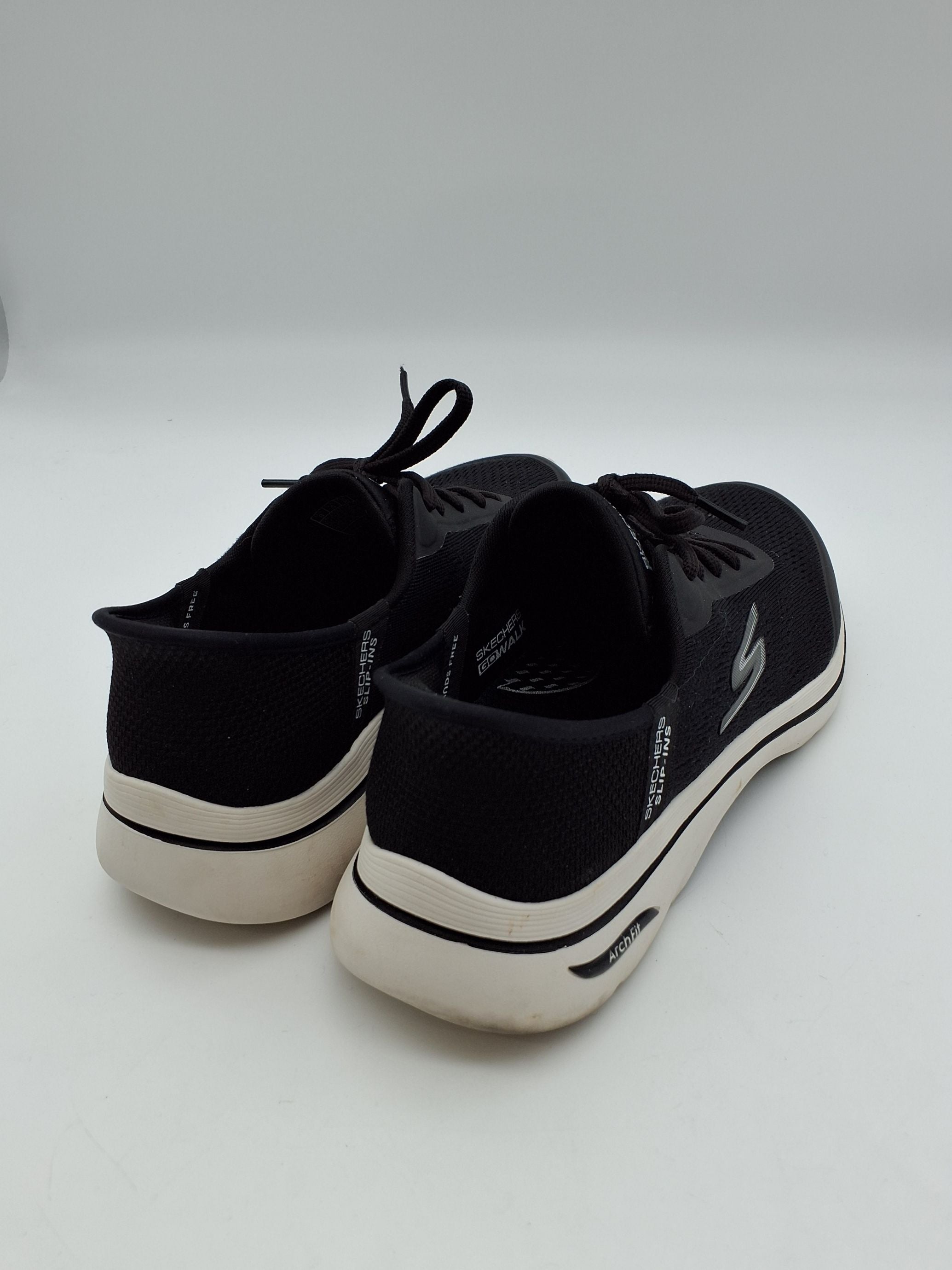 Skechers GO WALK Arch Fit