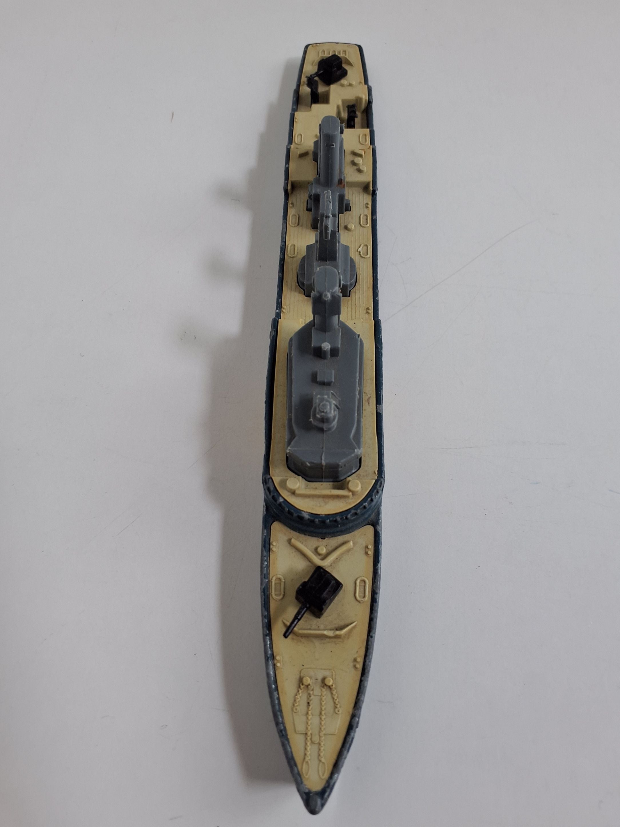 Matchbox beige Sea Kings Frigate