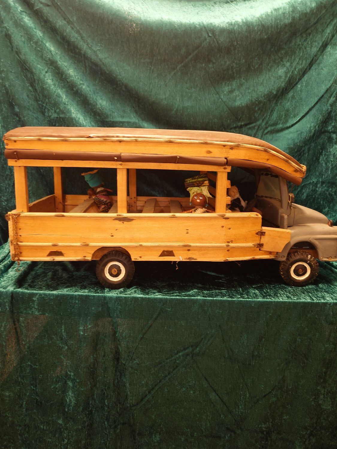 Jeepney bus