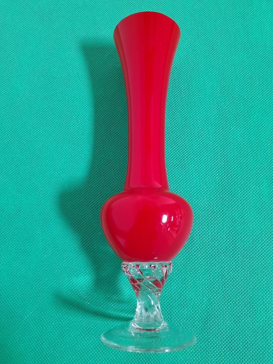 Rød glasvase