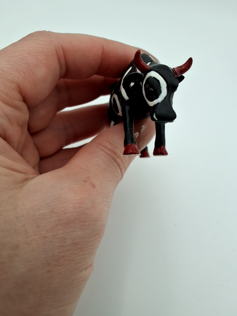 Hugs & Smooches, COWPARADE