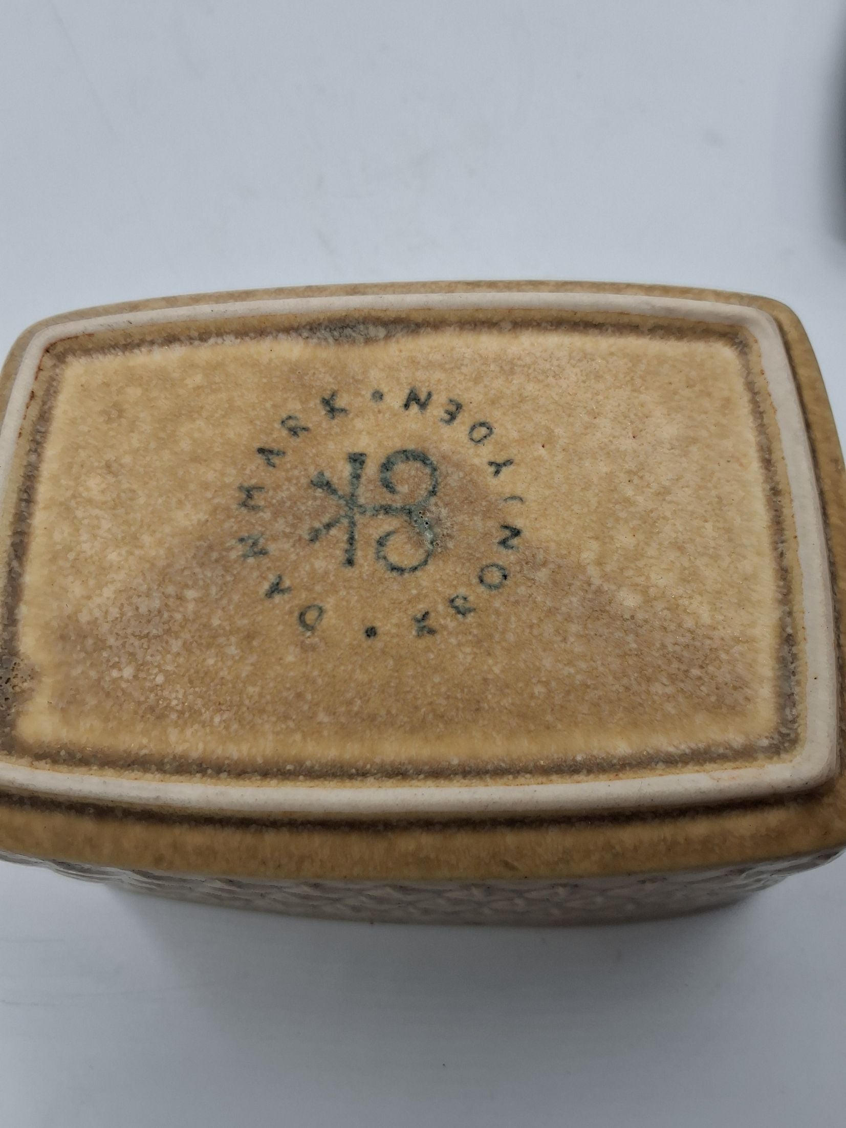 Relief smørboks