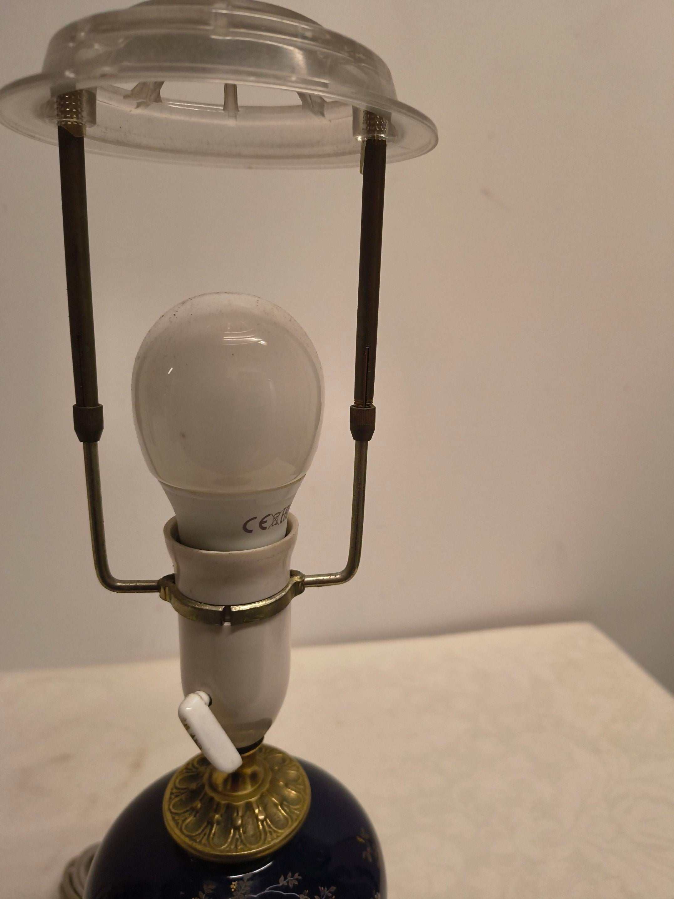 Lampefod messing og blåt glas med fugle motiv
