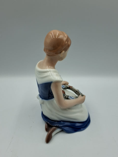 B & G Pige med blomsterkranse