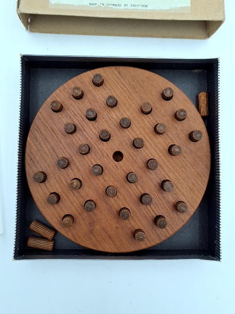 Solitaire spil i teak, design Brostrøm
