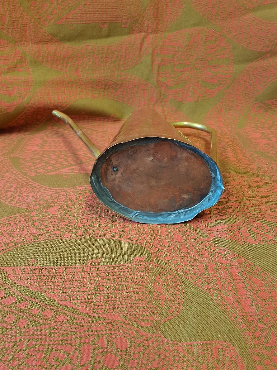 Vintage orkide kobber vandkabse
