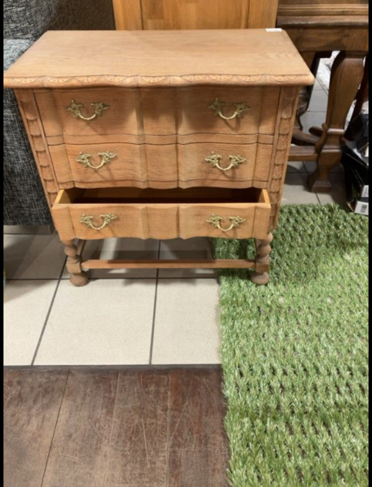 Kommode med 3 skuffer