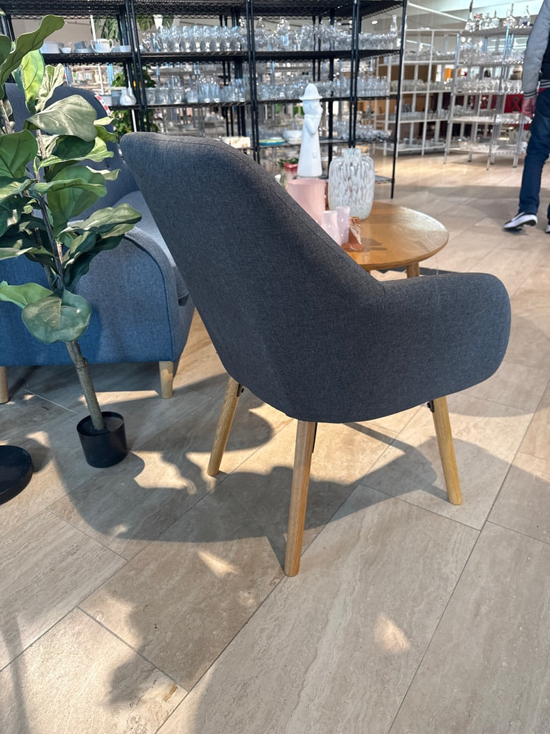 Stol i grå