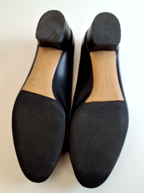 Salvatore  Ferragamo low heel Pump