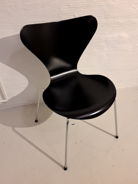 Arne Jacobsen 3107 Syver stol