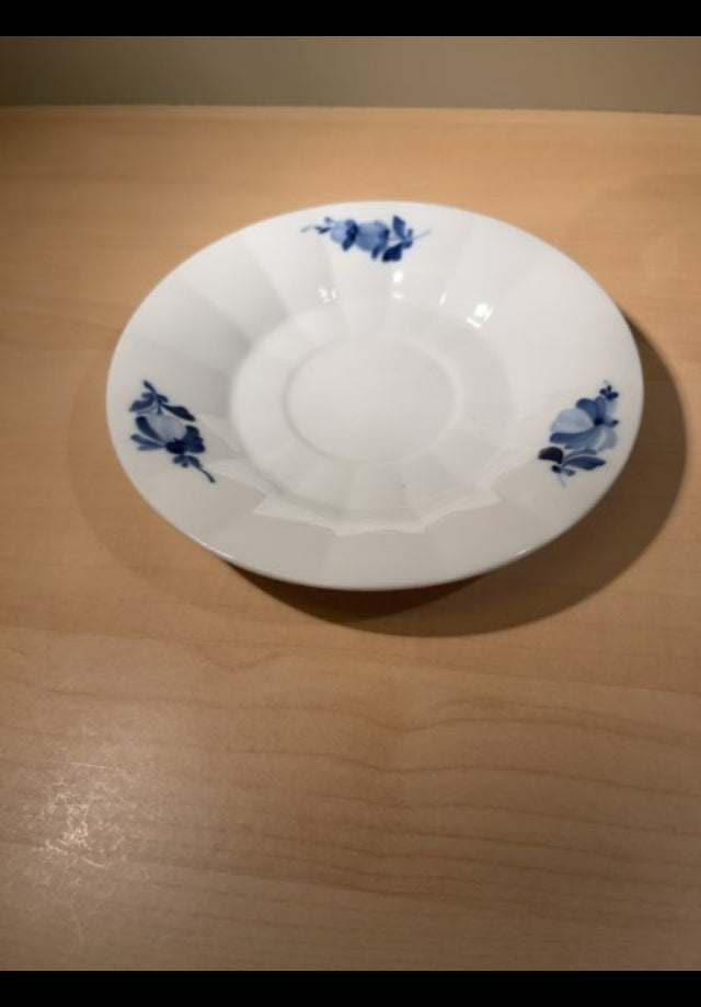 Royal Copenhagen, Blå Blomst Kantet.