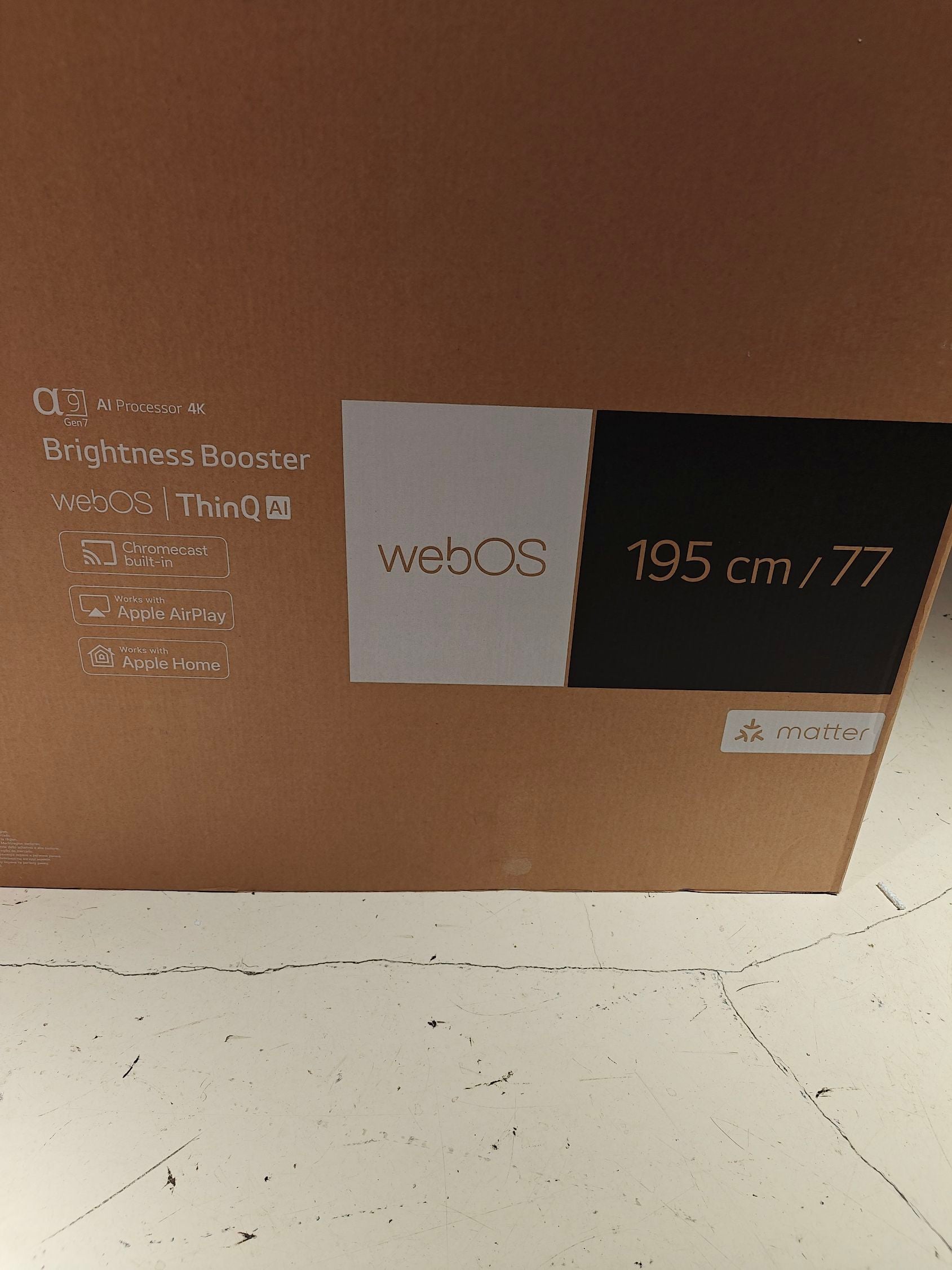 Lg 77" smart tv