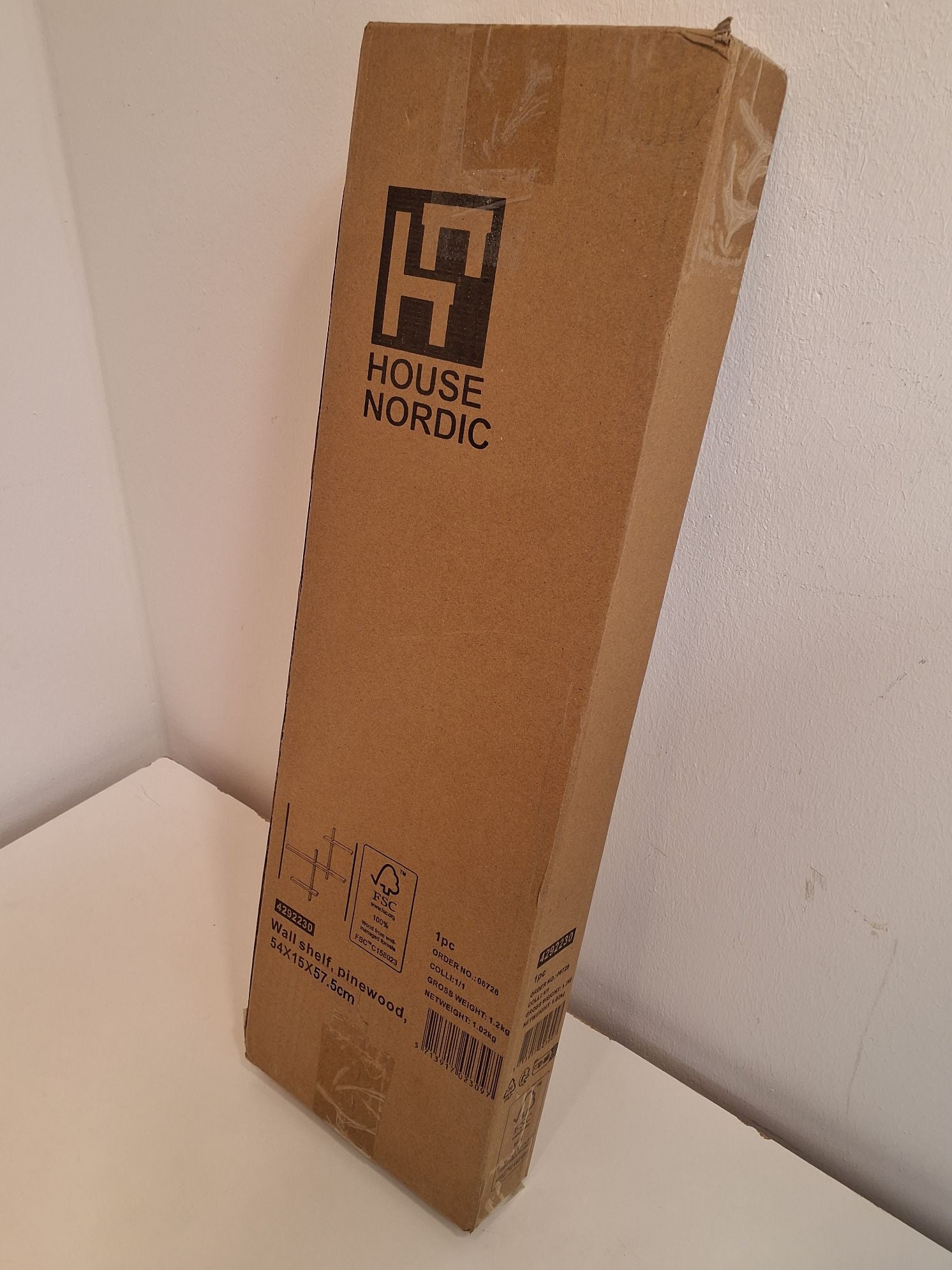 Nordic House væghylde fyrretræ