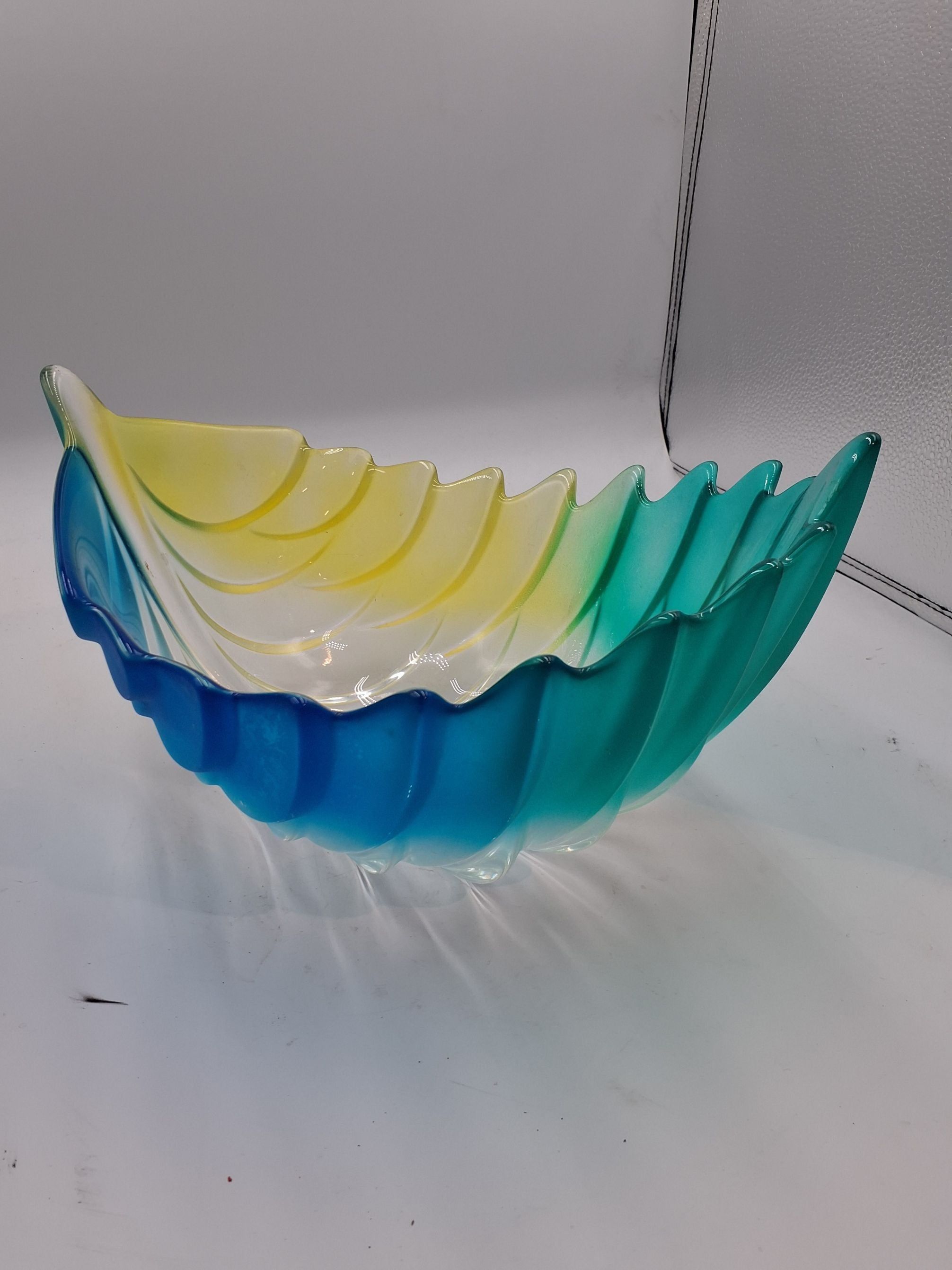 Bladformet fad i glas