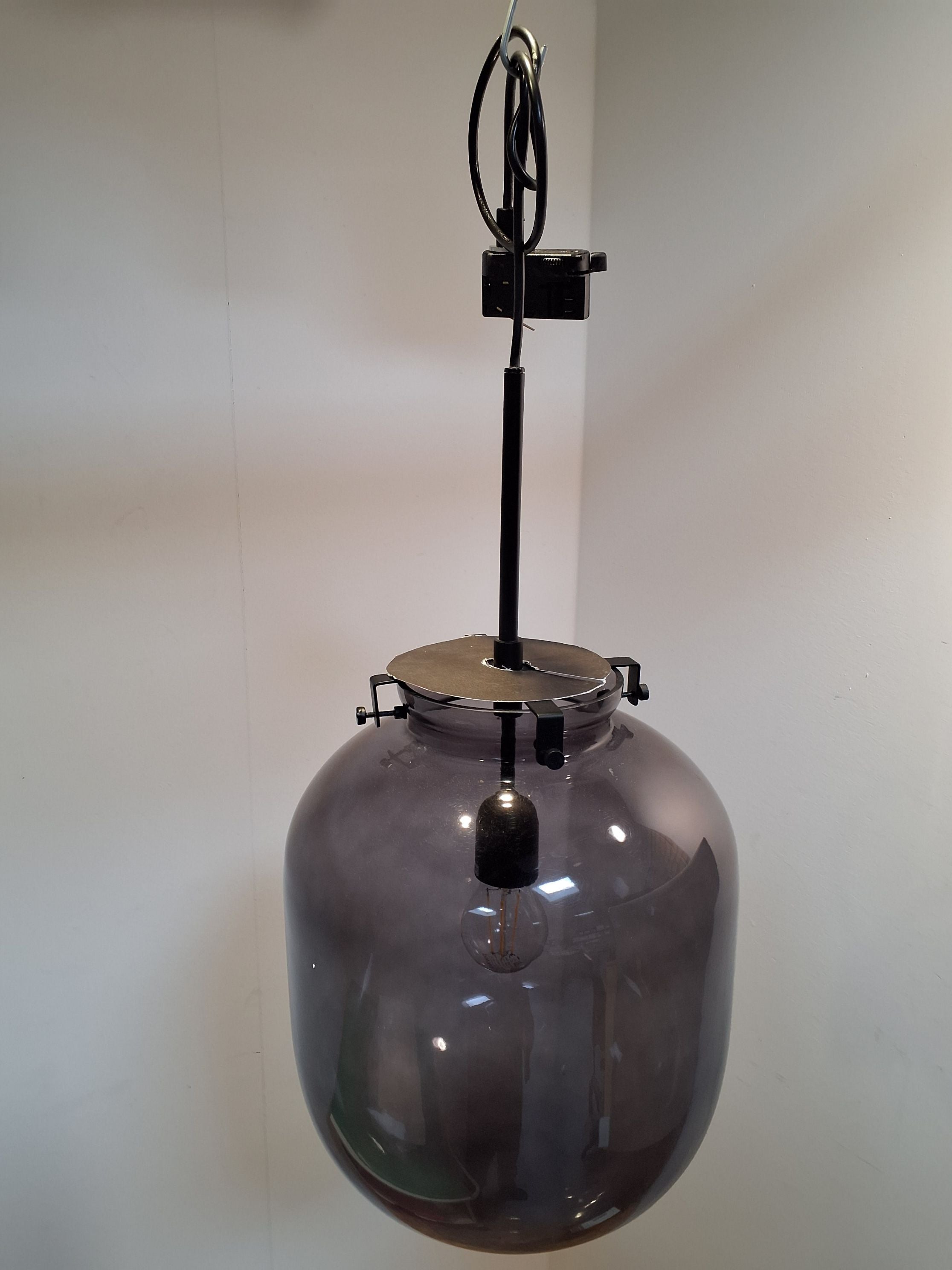 Kuppel pendel sort glas