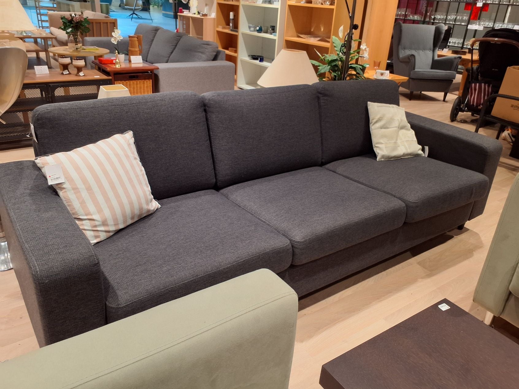 Sofa i kraftigt møbelstof