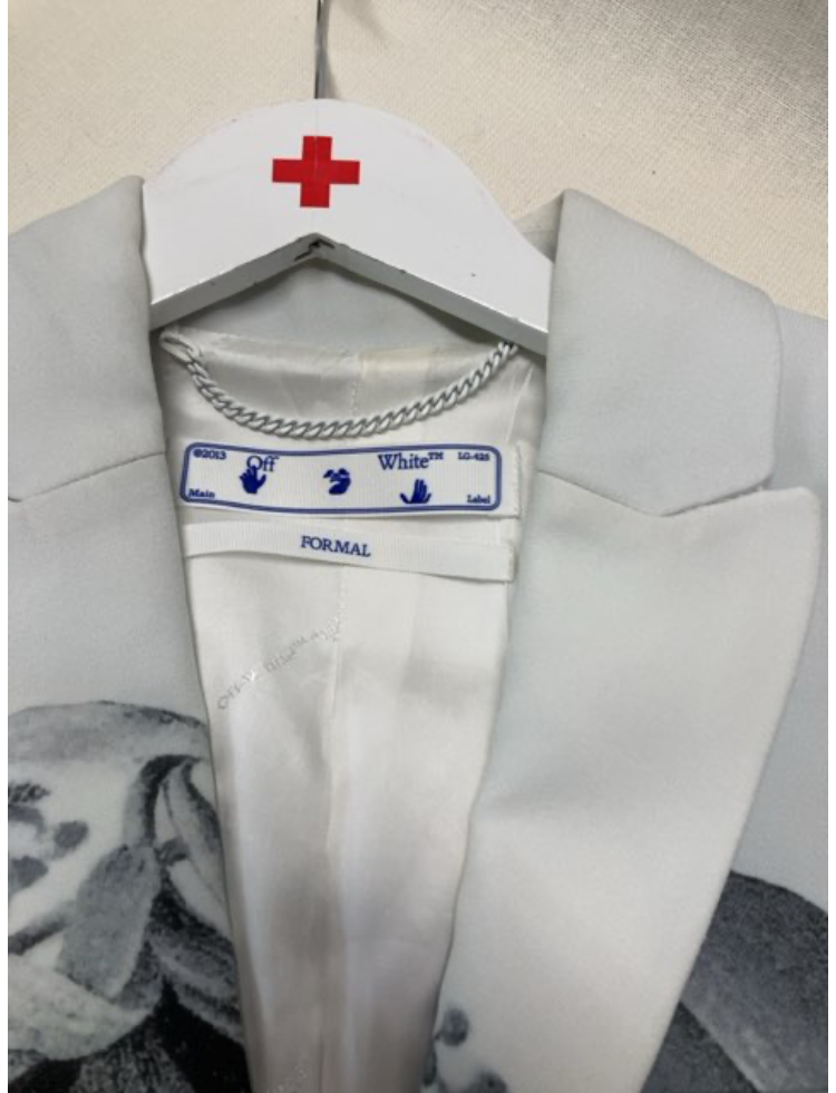 Off White Jakke (indendørs)