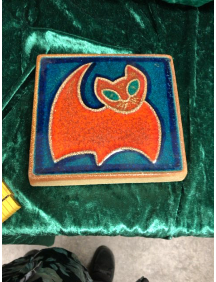 Søholm relief "Rød kat"