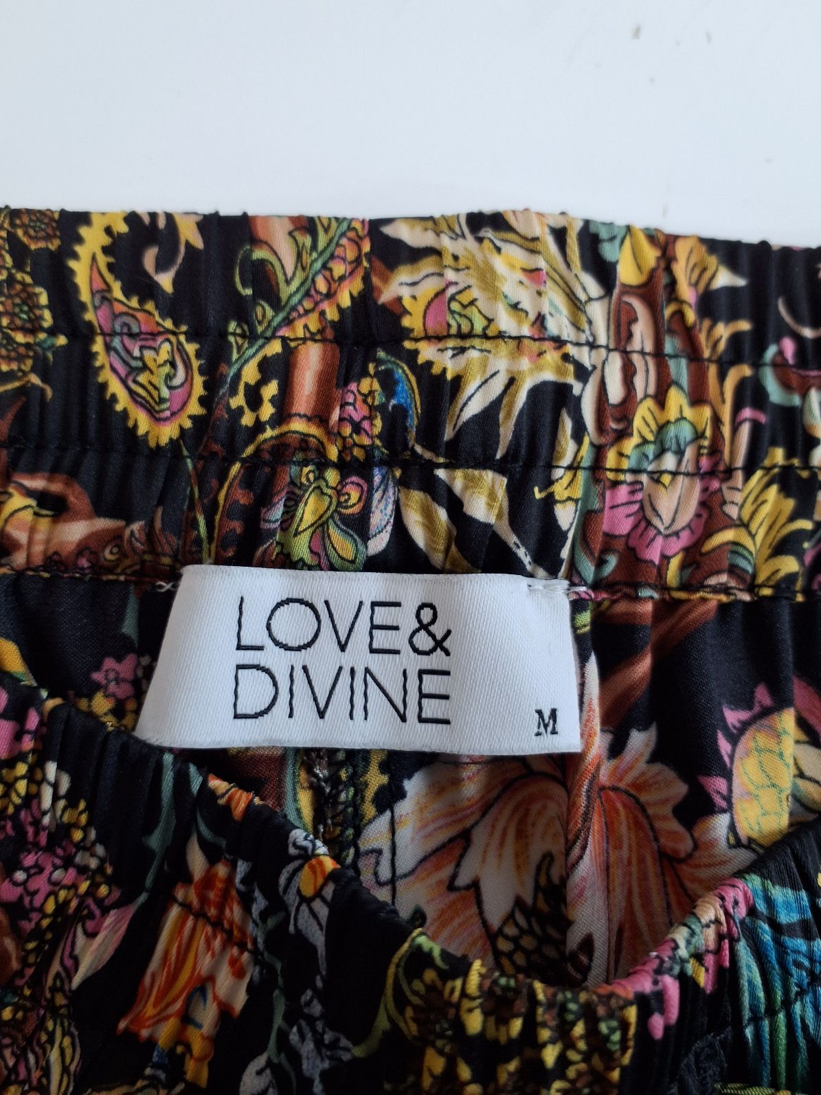 Love & Divine Bukser
