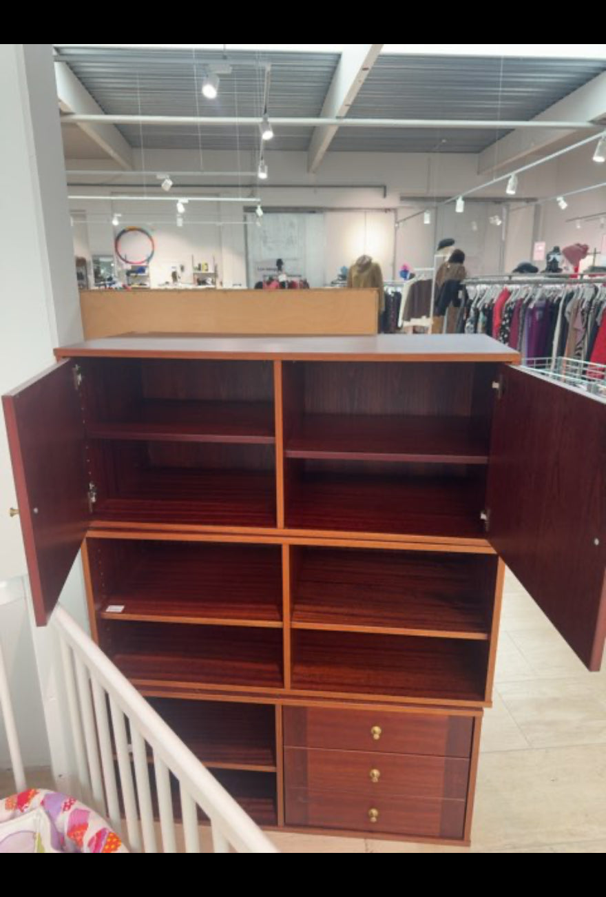 Kommoder til ophæng tre forskellige