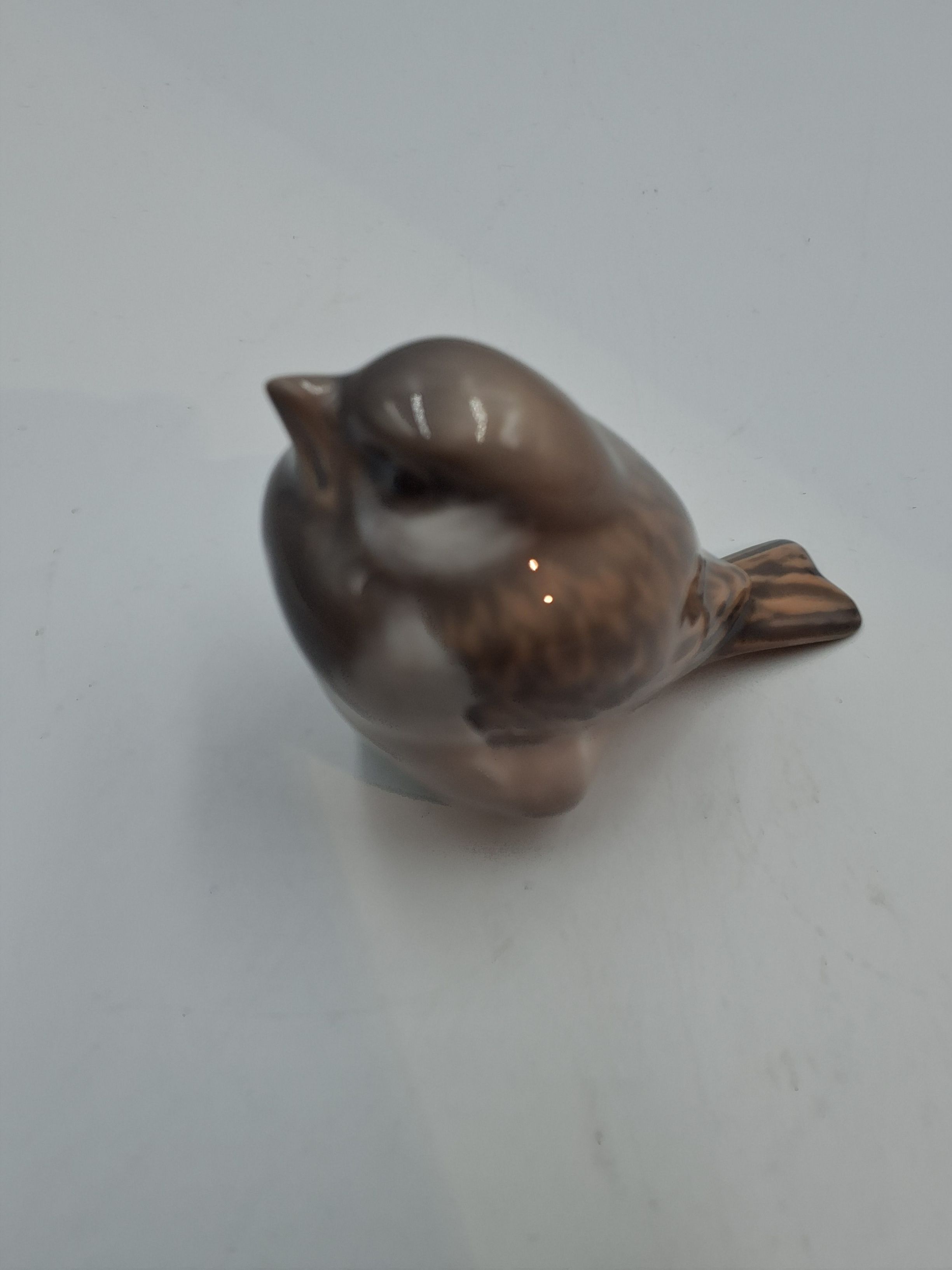 Spurv med halen nedad 1.sortering