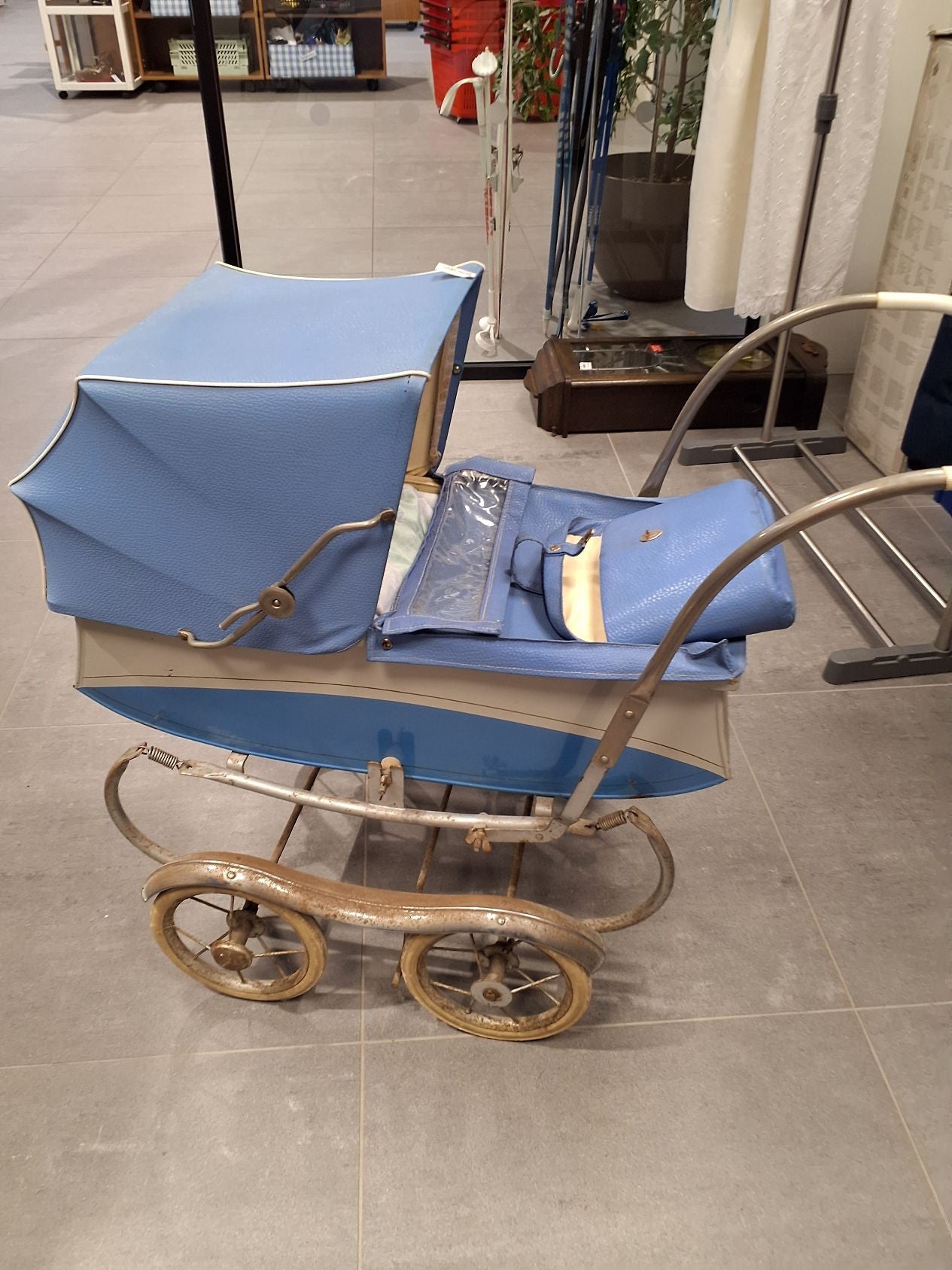 Retro lege barnevogn