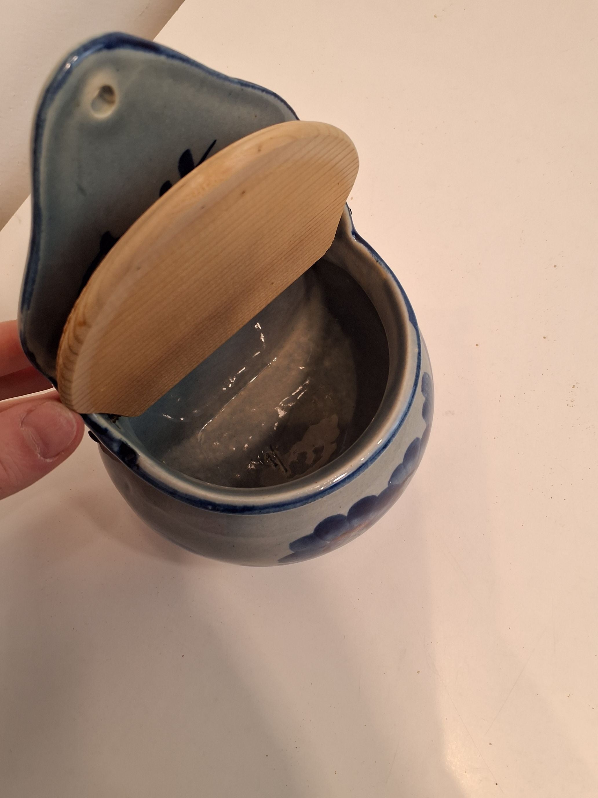 Saltkar i keramik