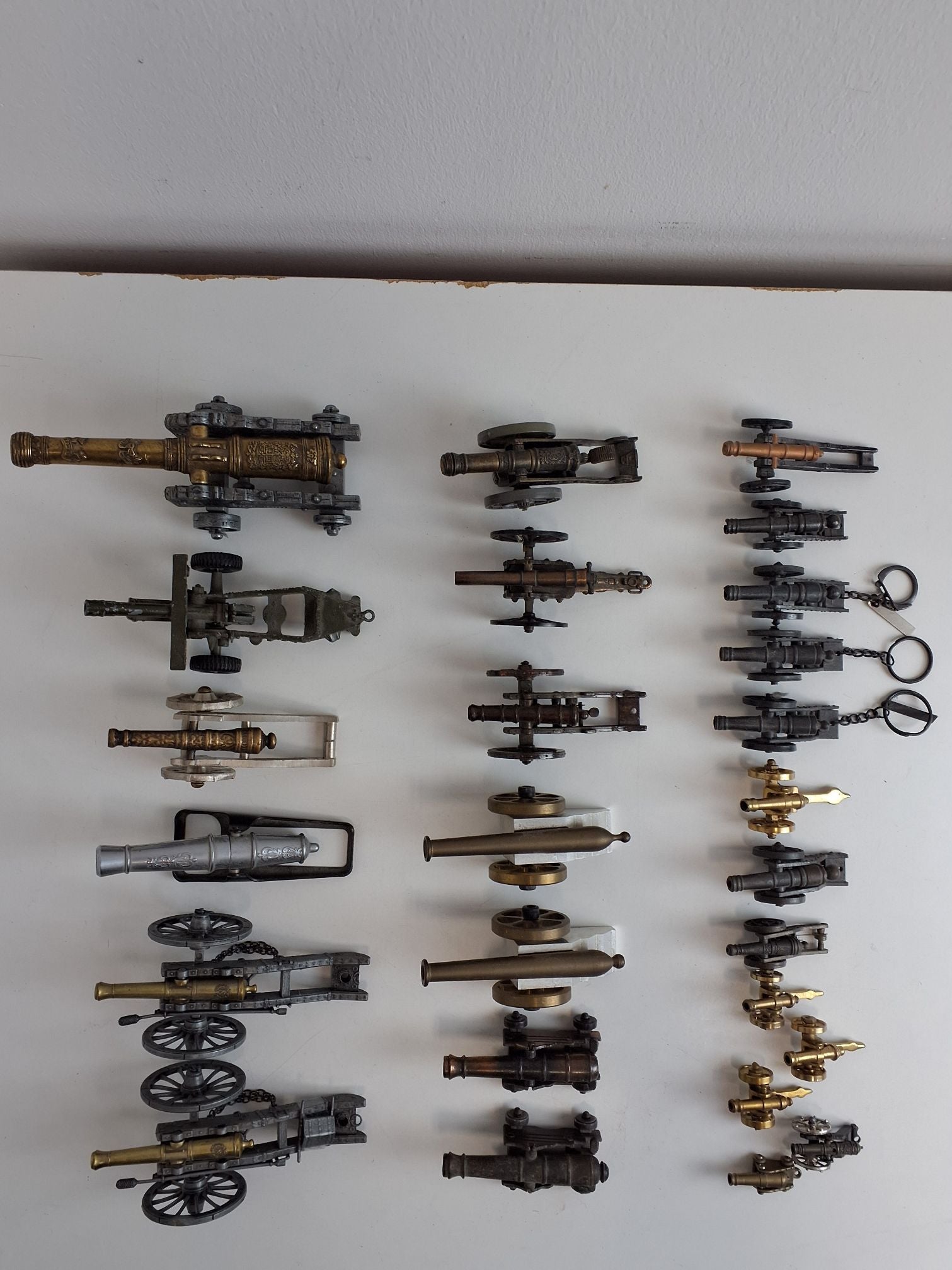Samling af model kanoner