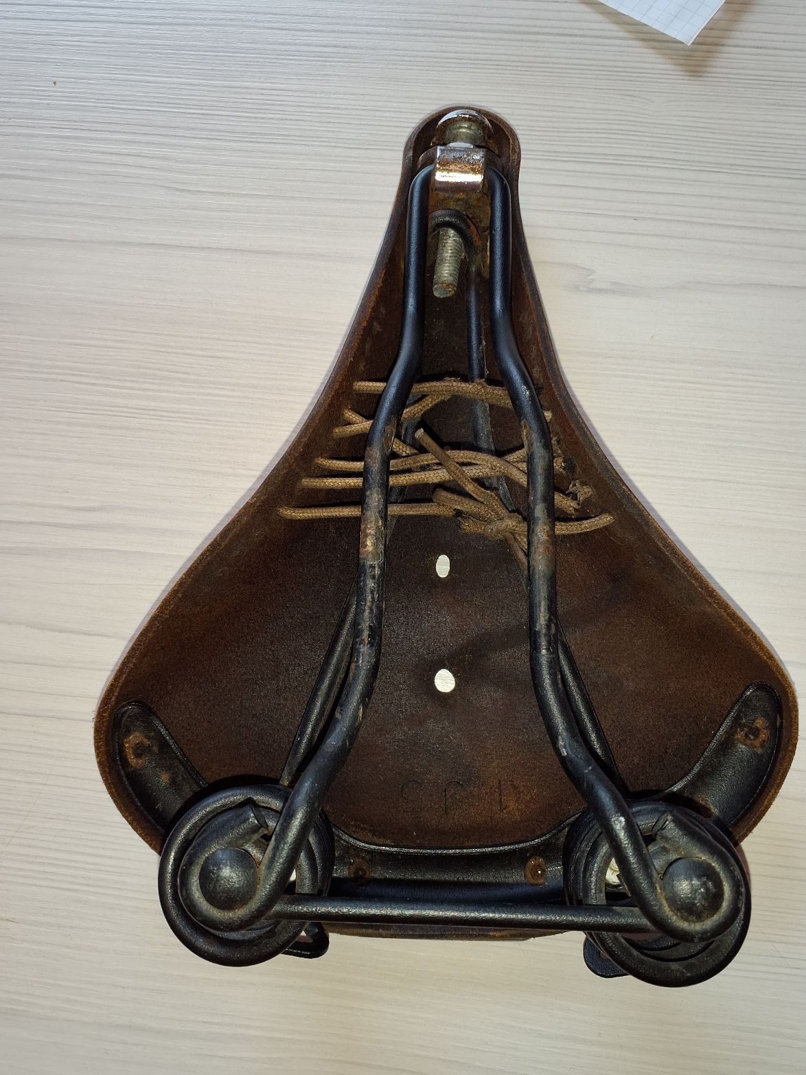 Gammel cykelsadel