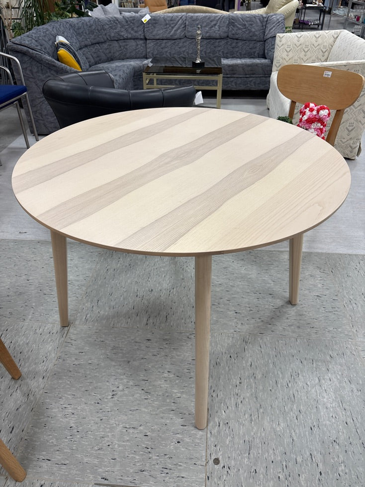 Rundt Spisebord (ikea)