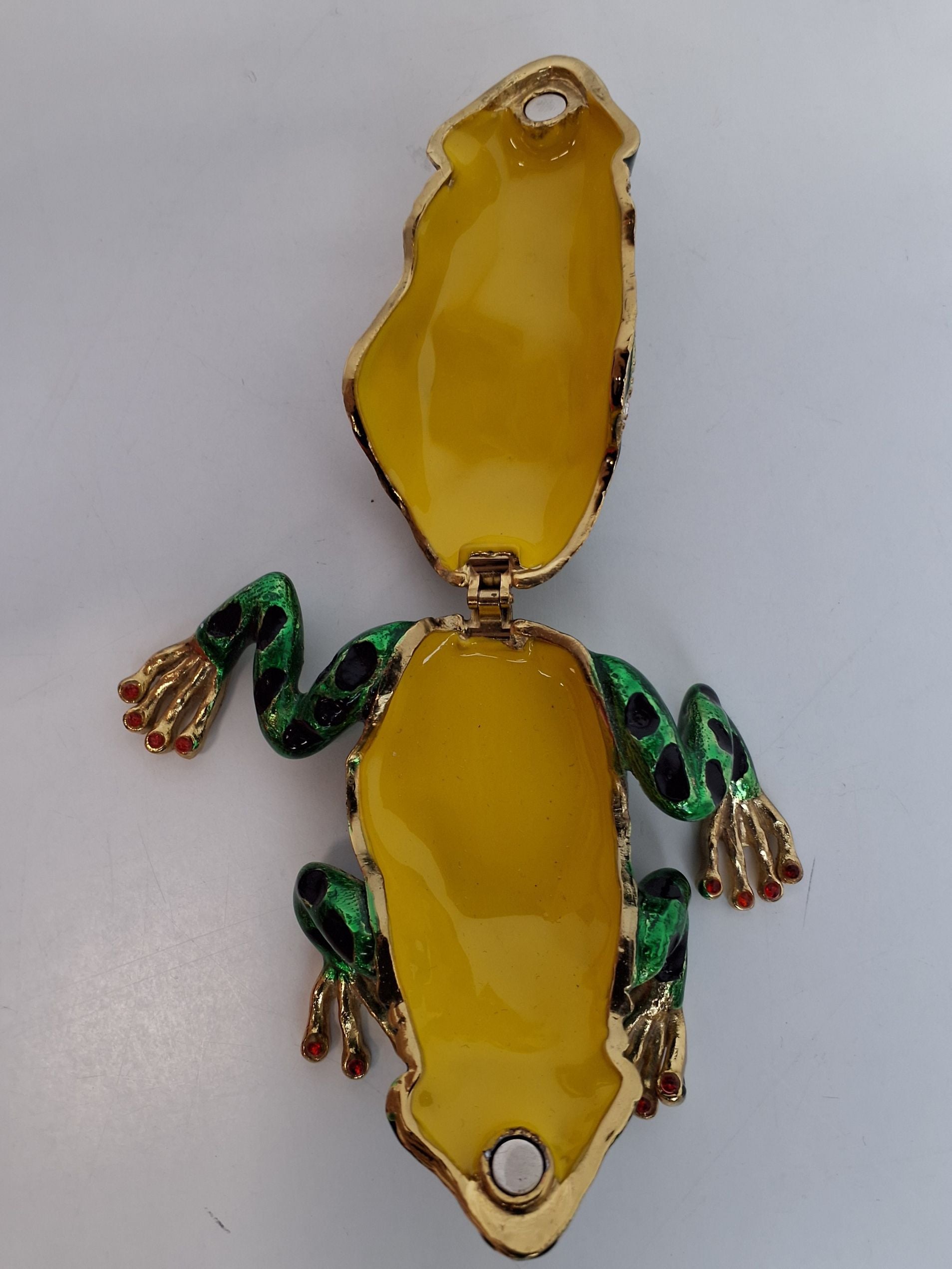 Emaljeret frø