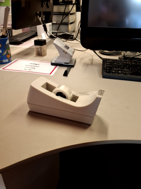 Tapeholder