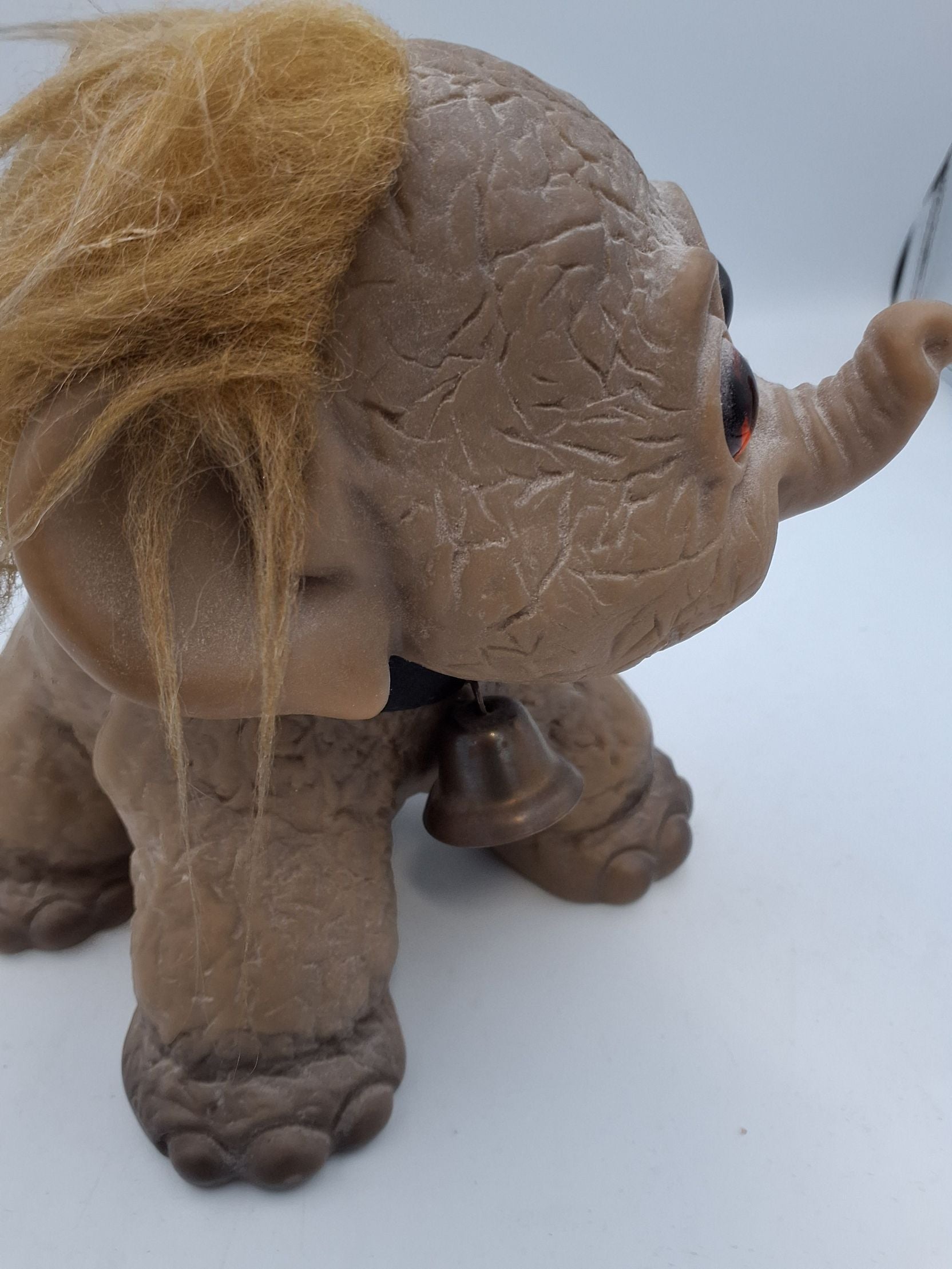 Gjøl-elefant, Thomas Dam