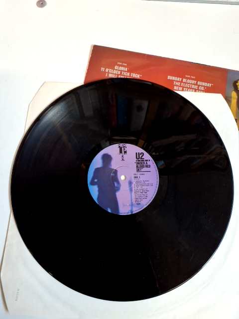 LP U2 Under a blood red sky
