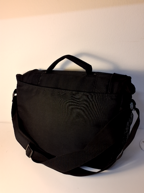 Sort PC-taske - med skulderrem