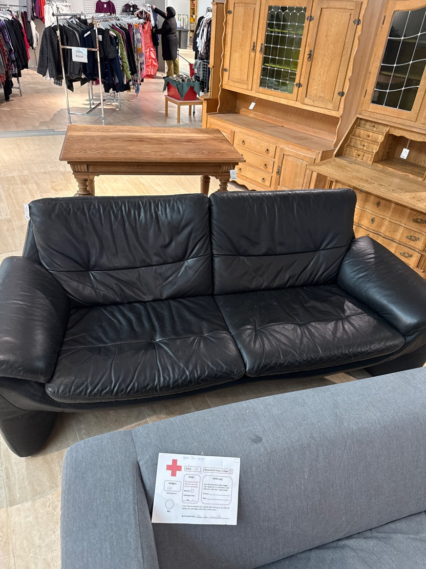 Sofa sort m. Former