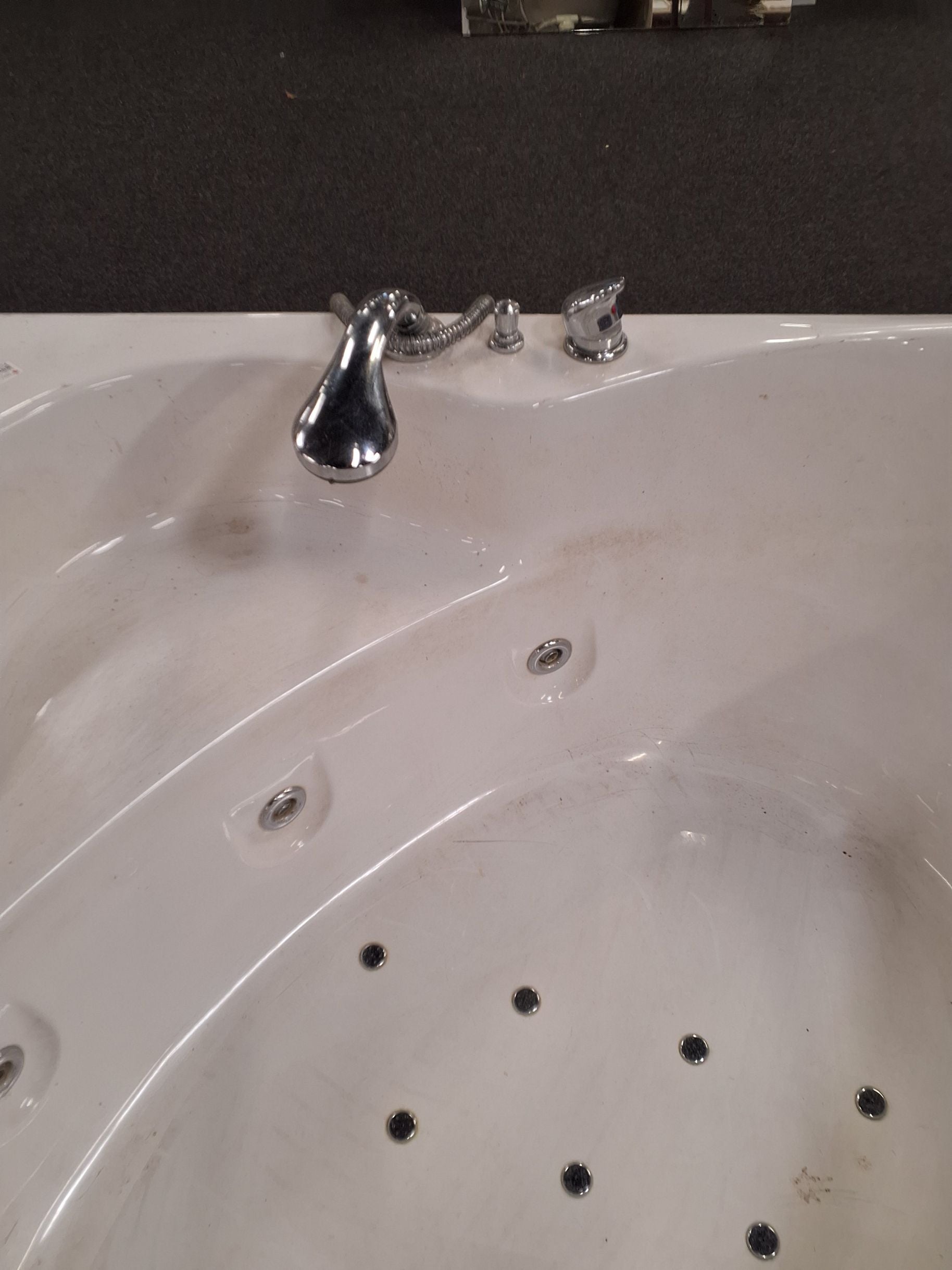 Jacuzzi.