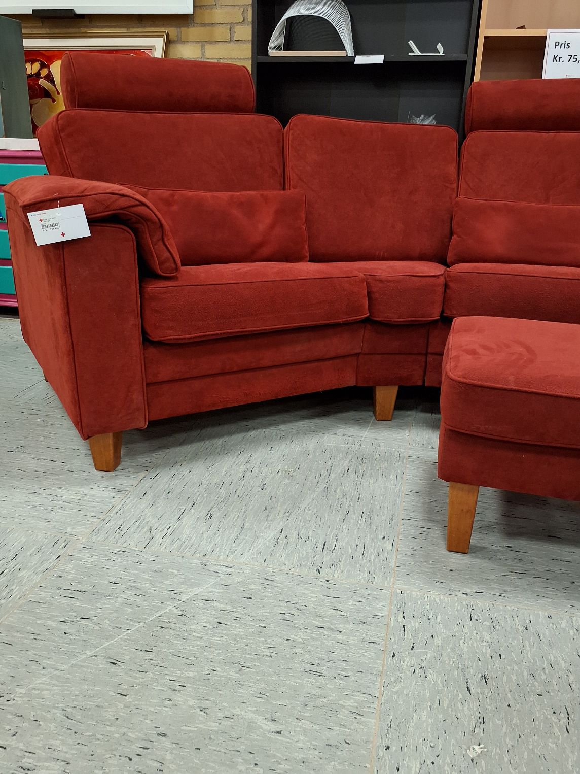 Rød 4-5 pers sofa m skammel