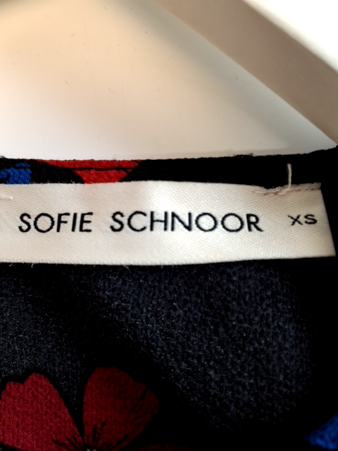 Sofie Schnoor bluse med tilhørende bukser. (O658)